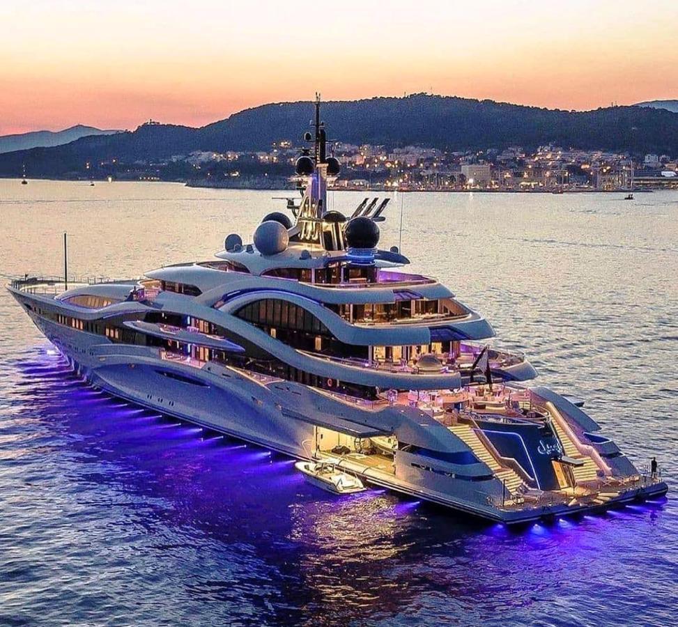 Royal King And Queen Apartment For Luxury Life Sarande Exterior photo